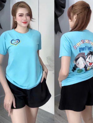 Áo thun cotton cổ tròn màu xanh dương, in hình ngộ nghĩnh phía sau, chất liệu mềm mát, phù hợp cho nam nữ.