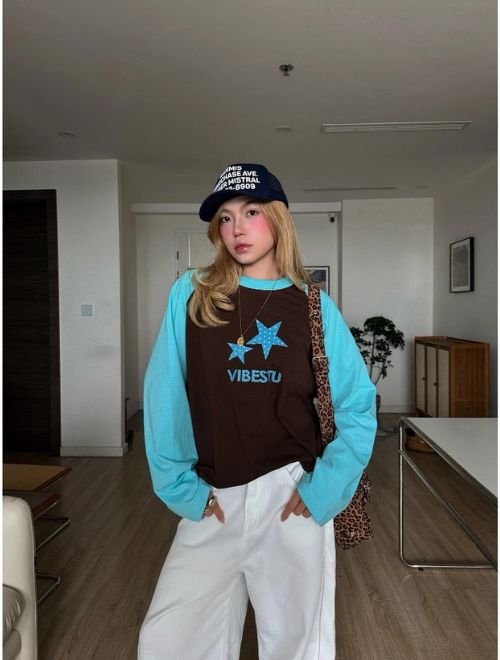 Người mẫu mặc áo Raglan Boxy VIBESTU phong cách streetwear
